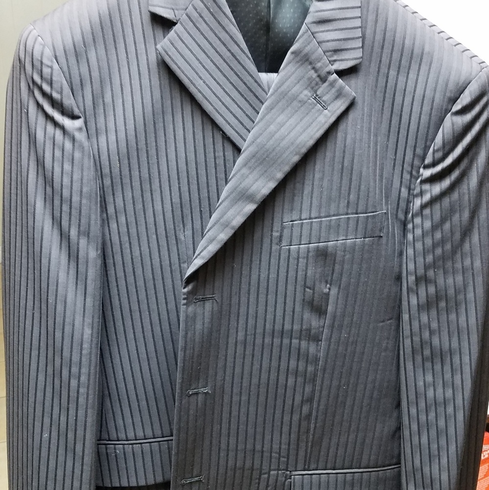 Men's suit